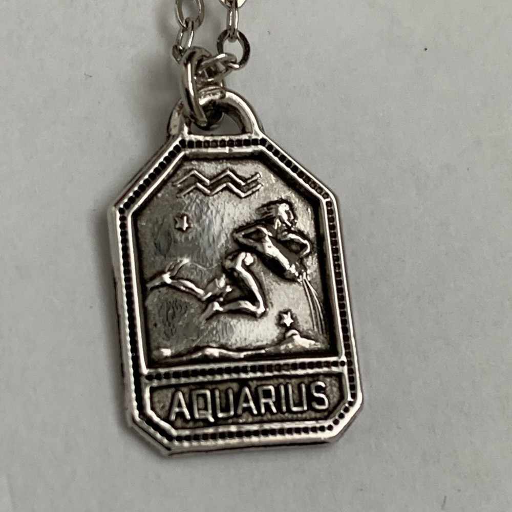 Aquarius zodiac pendant with 18” chain Sterling silver  NEW Vintage - Picture 8 of 11